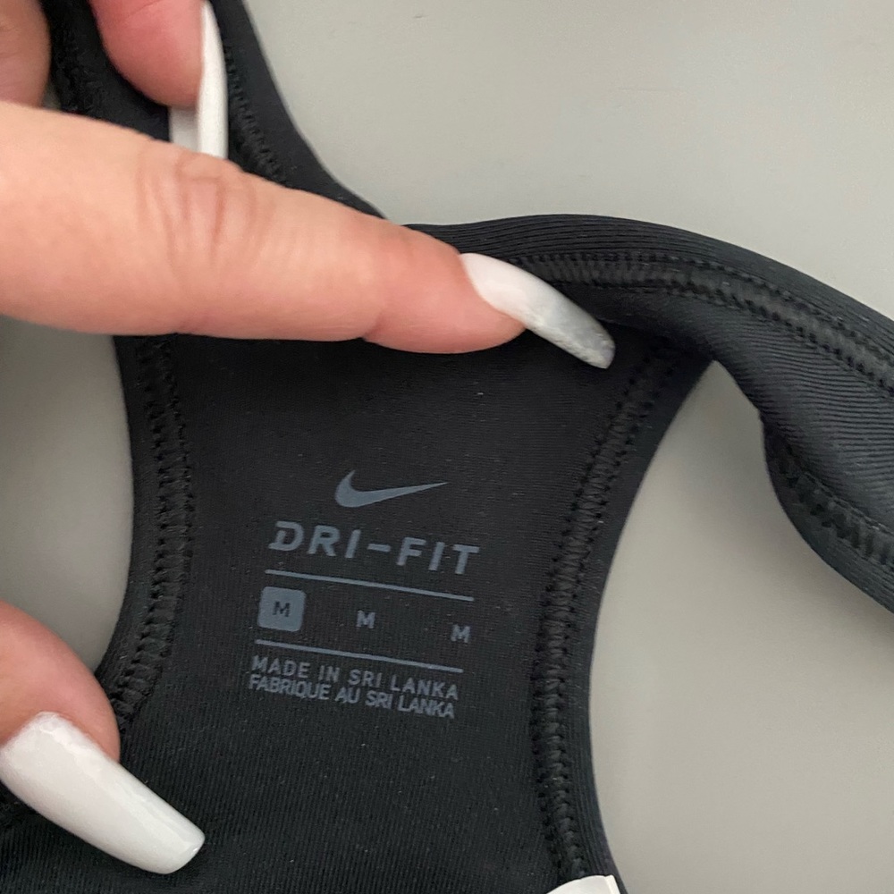 Nike sports bra - Picture 3 of 5